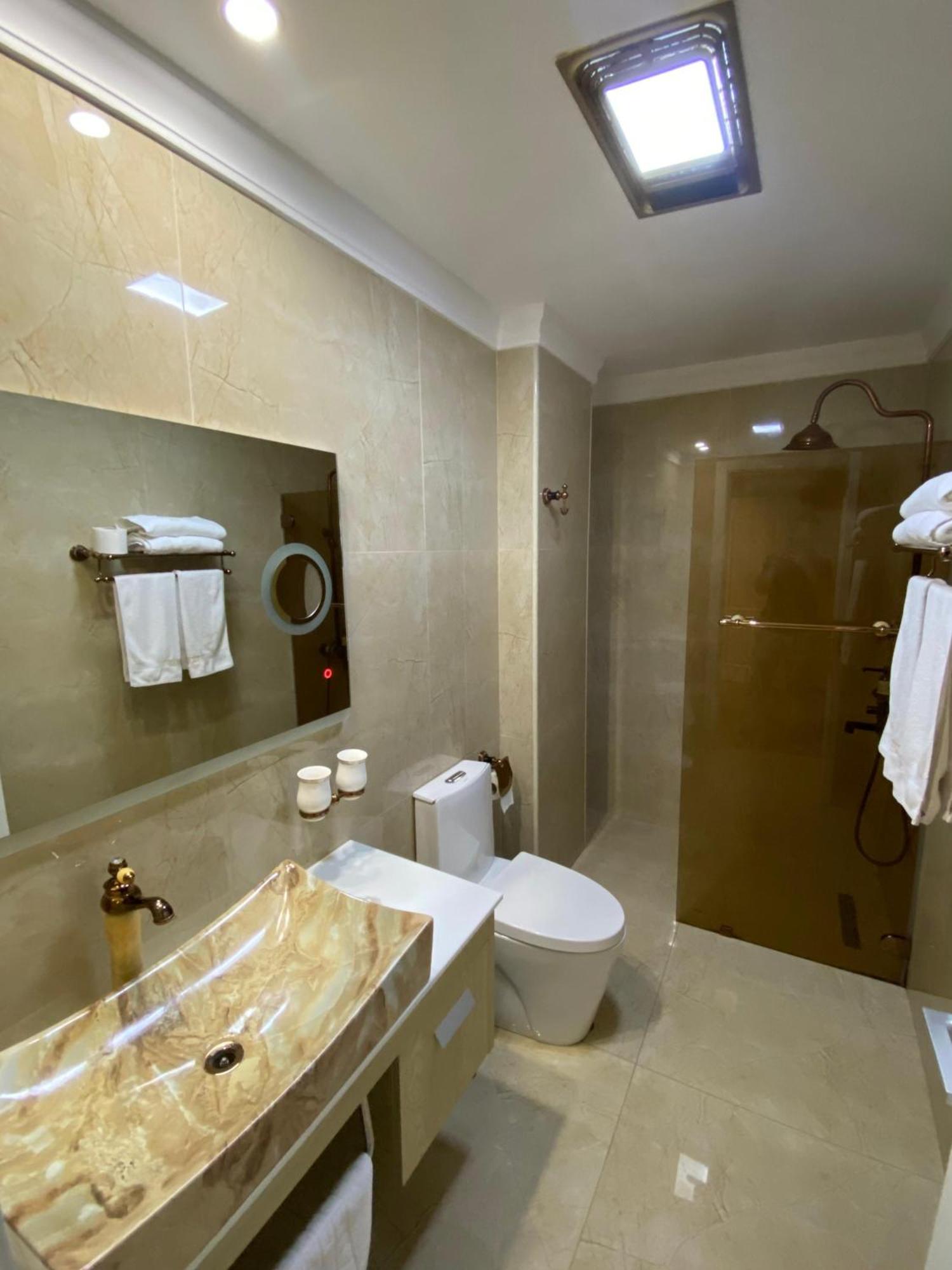 Deluxe Triple Room French Balcony
