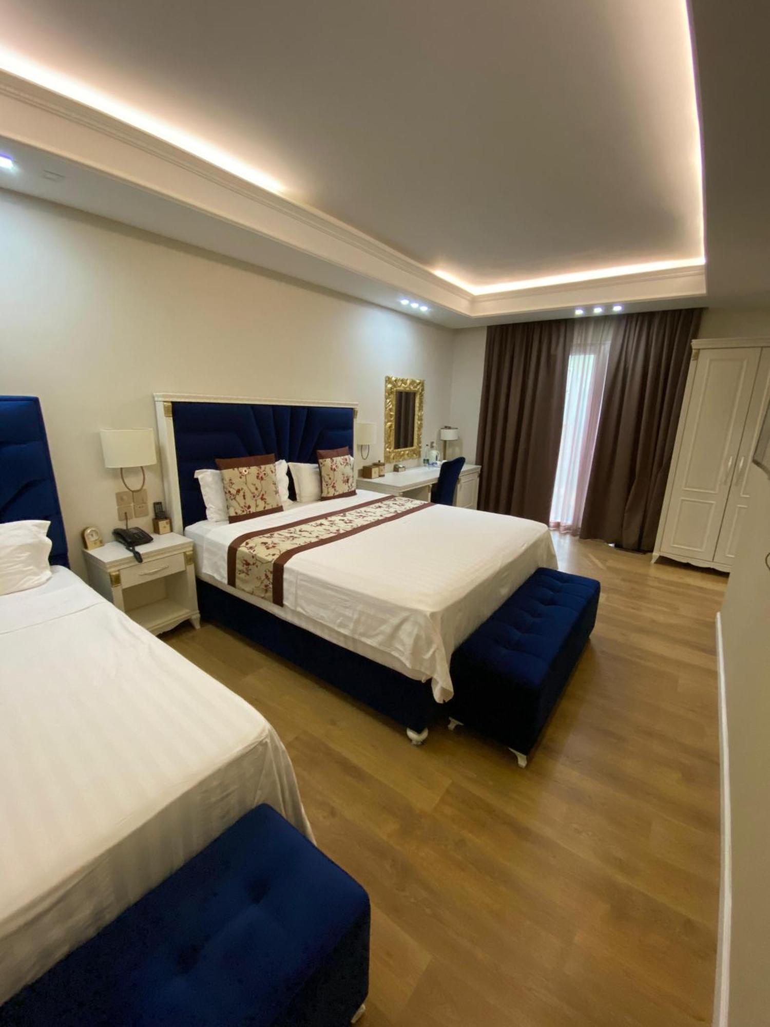 Deluxe Triple Room French Balcony