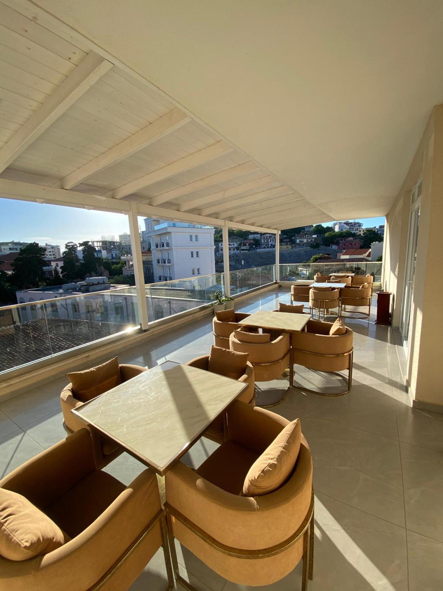 Standard Twin Room French Balcony